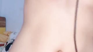 【69堂免费视频】极品尤物性感女神！衬衣顶级美腿！