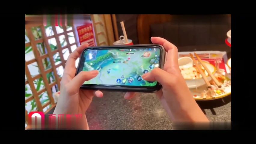 【69堂免费视频】白虎双马尾萝莉剧情出演，深入性感兔女郎嫩穴_DeWatermark