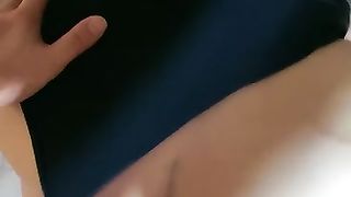 【69堂免费视频】紧的不行，扒开内裤肥臀摇摆，第一视角后入，撞击抖动好舒服