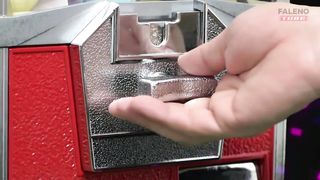 【69堂免费视频】还有一个摊开舔你永远看不到的美女“肛门”的小恶魔