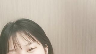 【69堂免费视频】长相乖巧甜美小姐姐和炮友激情大秀