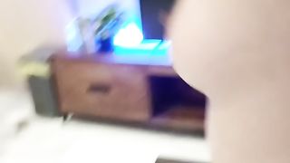 【69堂免费视频】无毛逼风骚少妇露脸跟大哥激情啪啪直播性爱，淫声荡语不断，大哥还开着视频电话给别人看骚逼舔鸡巴无套爆草