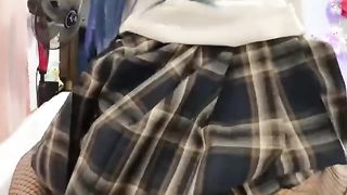 【69堂免费视频】穿上JK渔网服务金主爸爸，你心中的白月光女孩_私下是个被操烂的小骚货