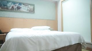 【69堂免费视频】 23岁 170cm 极品外围女神 花式啪啪实力征服她