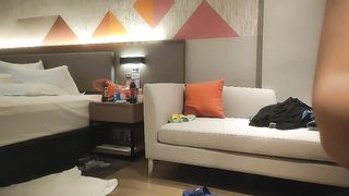 【69堂免费视频】深夜大战风骚轻熟女 ，扭动大屁股一顿蹭 ，手指阴唇阴蒂 ，开档黑丝正入抽插猛操