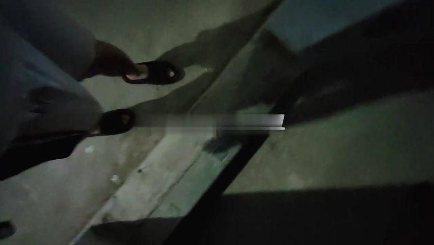 【69堂免费视频】地下停车场内射母狗