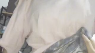 【69堂免费视频】短裙少女被带回宿舍碎花小内裤掰一边无套暴操干出白浆