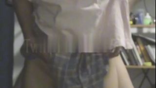 【69堂免费视频】短裙少女被带回宿舍碎花小内裤掰一边无套暴操干出白浆