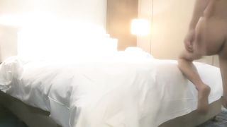 【69堂免费视频】探花小海哥酒吧搭讪的美女_看着挺骚还在装矜持推倒连干两炮