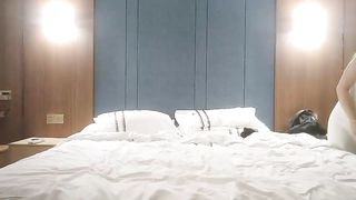 【69堂免费视频】约操肉感身材御姐，情趣装大奶乳交，吸吮舔屌口活很棒，骑乘后入爆操大屁股，搞完再吸吸屌