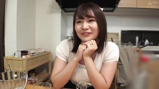 【69堂免费视频】萝莉大胸 AV 让女孩在乳房性感区射精