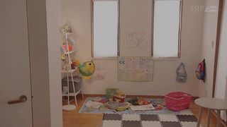 【69堂免费视频】【数量有限】从送孩子到幼儿园到接孩子需要8个小时……疯狂妈妈的自行车妻子与大儿子的足球体育教练发生了很多婚外情。_神木麗_内裤和照片集 2