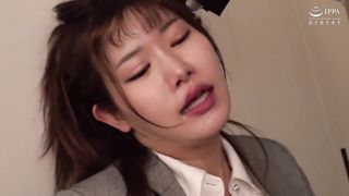 【69堂免费视频】当我打电话给巨乳保健服务时，一个朴素而迟钝的下属来了……我抓住了你的弱点，并保证从今天开始，你将成为我的中出玩具，堀北美纪。_1