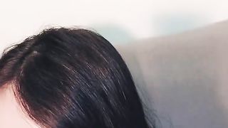 【69堂免费视频】丁字裤美腿黑丝，假屌各种姿势抽插，手指插入猛扣