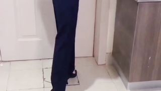 【69堂免费视频】炮友商场勾搭上的“周X福”柜姐_背着老公出来偷情_穿着工装来不及脱就和炮友开启了比试_人美气质佳爽歪歪！