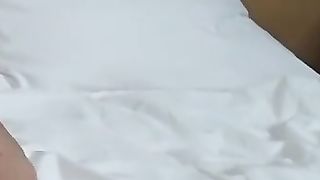 【69堂免费视频】反差骚货吃鸡深喉啪啪_哥哥别玩游戏玩我吧_吃了半天鸡