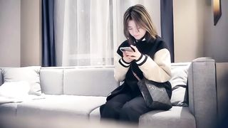 【69堂免费视频】棒球服短发萌妹子啪啪，脱掉衣服花臂纹身看不出社会人，腰细胸大侧入妹子被操哭了