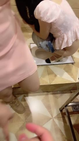 【69堂免费视频】野战大神直播高速打桩玩车震，户外4P乱交爽翻天