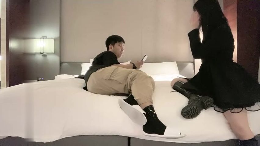 【69堂午夜视频】小宝还索要妹子穿过的内裤，害羞捂脸做爱投入，叫床声有特色_00_00_00_00_39_42