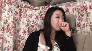 【69堂午夜视频】她用自埃拉玛将自己插入喉咙后部3