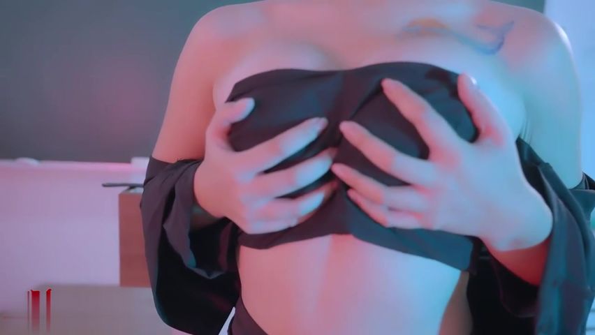 【69堂午夜视频】四人行必有我师 闷骚女教师被迫多人混战