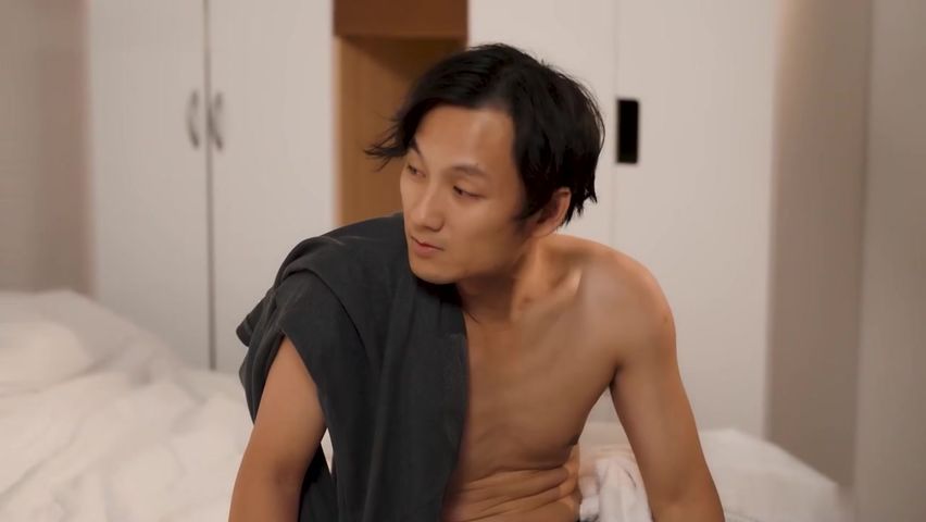 【69堂午夜视频】为绿帽奴出轨的美人妻 无奈体验NTR的骚逼