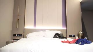 【69堂午夜视频】舌吻摸奶口交舔弄，特写掰穴抬腿侧入被操的啊啊啊直叫