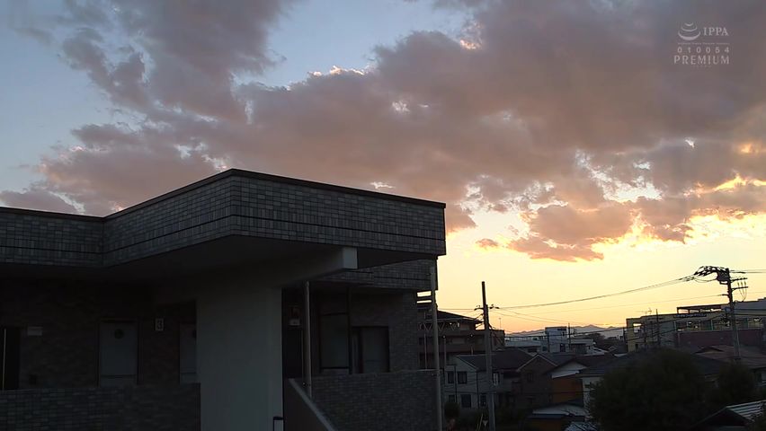 【69堂午夜视频】為了家庭老師的可憐 獎勵舌吻跟中出1