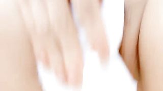 【69堂午夜视频】熟透的姐妹花露脸跟狼友互动撩骚听指挥，玩弄骚奶子，用道具插入姐妹骚穴，浪叫呻吟，跟狼友视频指挥看逼逼