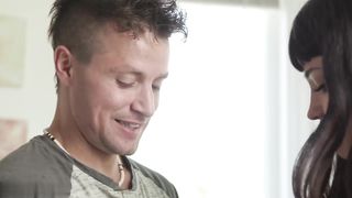 【69堂午夜视频】约会大奶美女看见她的粉嫩骚逼准备给他一个大鸡巴惊喜