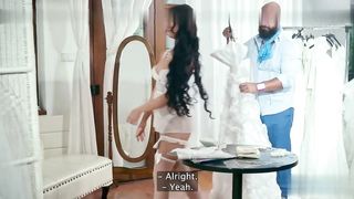 【69堂午夜视频】试衣间勾引老板大鸡巴直接在店里开始爆操大鸡巴和新内衣我全都要