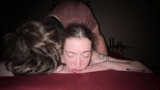 【69堂午夜视频】顺从的荡妇把自己伪装得像个好女孩爸爸奖励她内射和喷水