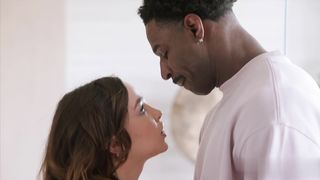 【69堂午夜视频】大奶淘气辣妹吞噬黑人小伙大鸡巴榨干全部精华