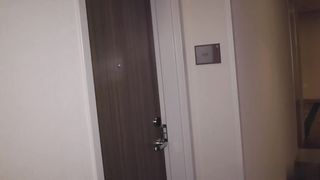 【69堂午夜视频】粉嫩骚逼学生想要体验一下大黑吊的威力直接被狠狠的操翻