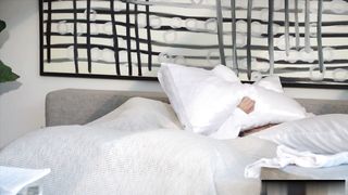 【69堂午夜视频】视觉冲击性爱体验刺激你肾上腺，娇小超漂亮女孩，口含粗大鸡巴插到喉咙，插穴赶到子宫，嗷嗷叫_青春可爱