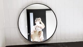 【69堂午夜视频】Jk双马尾女孩，公共卫生间被猛烈中出