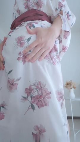 【69堂午夜视频】穿着和服的小女友的被我内射