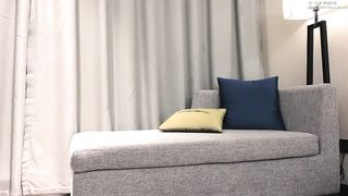 【69堂午夜视频】警惕性很高的极品健美型身材美女，身材匀称胸部丰满非常有型，看得出来平时一直健身