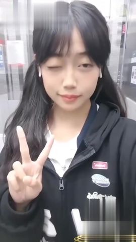 【69堂午夜视频】黑料吃瓜-玉足嫩妹勾引野爹北京城市学院服装表演专业大一学妹视频裸聊曝光极品美乳粉嫩玉足诱惑私拍