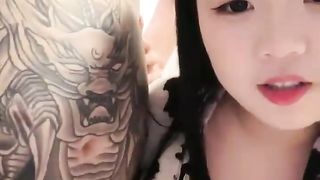 【69堂午夜视频】黑料吃瓜-长的甜美骚逼受老罪超正点的巨乳满背纹身反差精神小妹被社会小哥哥暴力打桩后入插的喊先停会