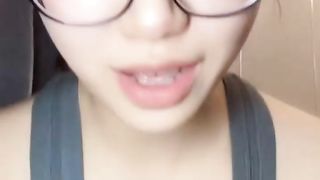 【69堂午夜视频】黑料吃瓜-抖音48万粉网红学中医的土狗早期大尺度直播资源流出捏奶头卖骚捞金被录屏