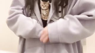 【69堂午夜视频】黑料吃瓜-网友分享素人樱花妹女友调教厕所自慰放尿高颜值白虎蹲马桶玩弄嫩穴这身材真是极品啊