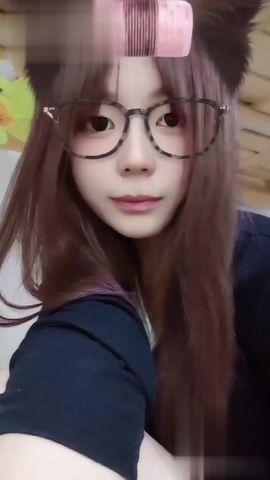 【69堂午夜视频】黑料吃瓜-颜值又高玩得又骚新疆石河子职业技术学院大一新生张家欣电脑借闺蜜后激情自慰视频被闺蜜曝出