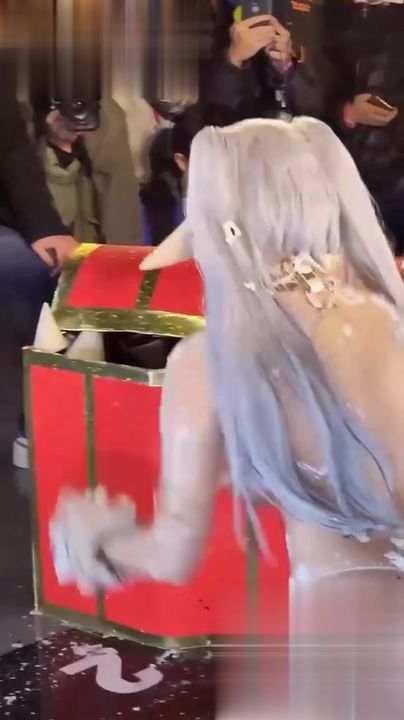 【69堂午夜视频】饥渴宅男的福音台湾漫展_性爱天堂的汇聚地_不要太爽了_几近全裸勾的人勃起_高颜福利姬夜也能上殿堂