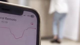 【69堂午夜视频】黑料吃瓜-亚洲绿帽小伙_分享金发淫妻索菲亚_塞无线跳蛋和肛塞_外出逛街遥控玩弄女友_竟被玩高潮了