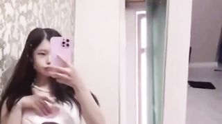 【69堂午夜视频】黑料吃瓜-长沙航空职业技术学校_白欣灵_像妖精一样妩媚的学生妹一套色情视频被男友分享