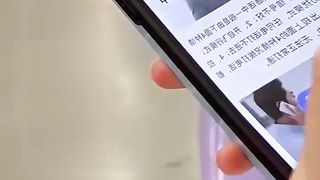 【69堂午夜视频】黑料吃瓜_裙底的风光令人向往_偷拍大神地铁抄底白裙无内女大_多毛小黑逼被相机拍的清清楚楚_真让人硬爆