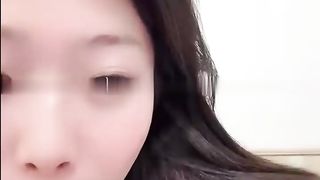 【69堂午夜视频】黑料吃瓜-BIGO等云漂亮贫乳嫩妹脸穴同框全裸道具自慰萌妹子卖弄风骚的样子真像个小骚货