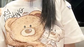 【69堂午夜视频】黑料吃瓜-众人心心念念的裸聊少女来了眼镜少女跟男友玩裸聊裸聊视频泄密少女的乳头勃起能胜过一切情话