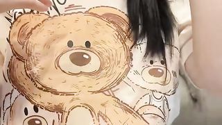 【69堂午夜视频】黑料吃瓜-众人心心念念的裸聊少女来了眼镜少女跟男友玩裸聊裸聊视频泄密少女的乳头勃起能胜过一切情话